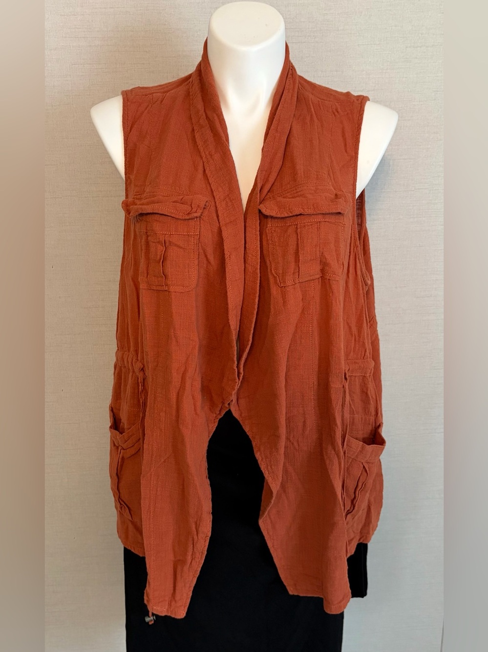 Women’s size 4(X) Torrid wrap top/vest